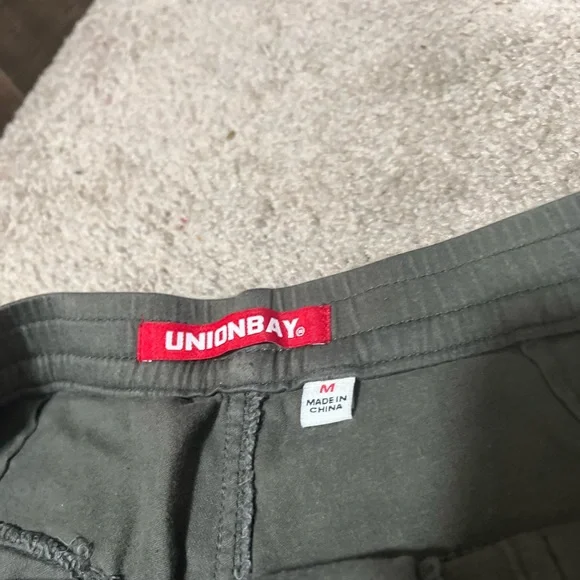 Shorts - Picture 3 of 3